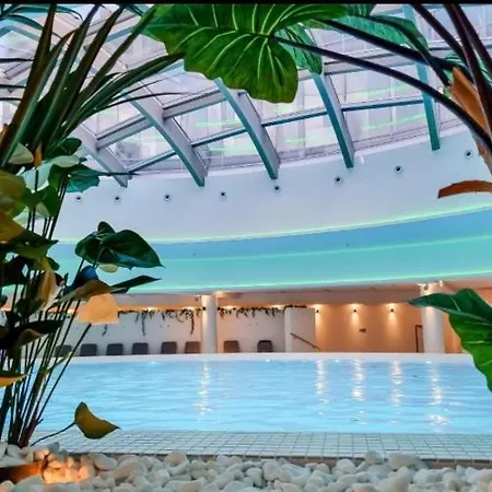 Hanza Tower Bohemia 20 & Jacuzzi & Pool & Sauna アパート
