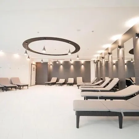 アパート Hanza Tower Bohemia 20 & Jacuzzi & Pool & Sauna シュチェチン